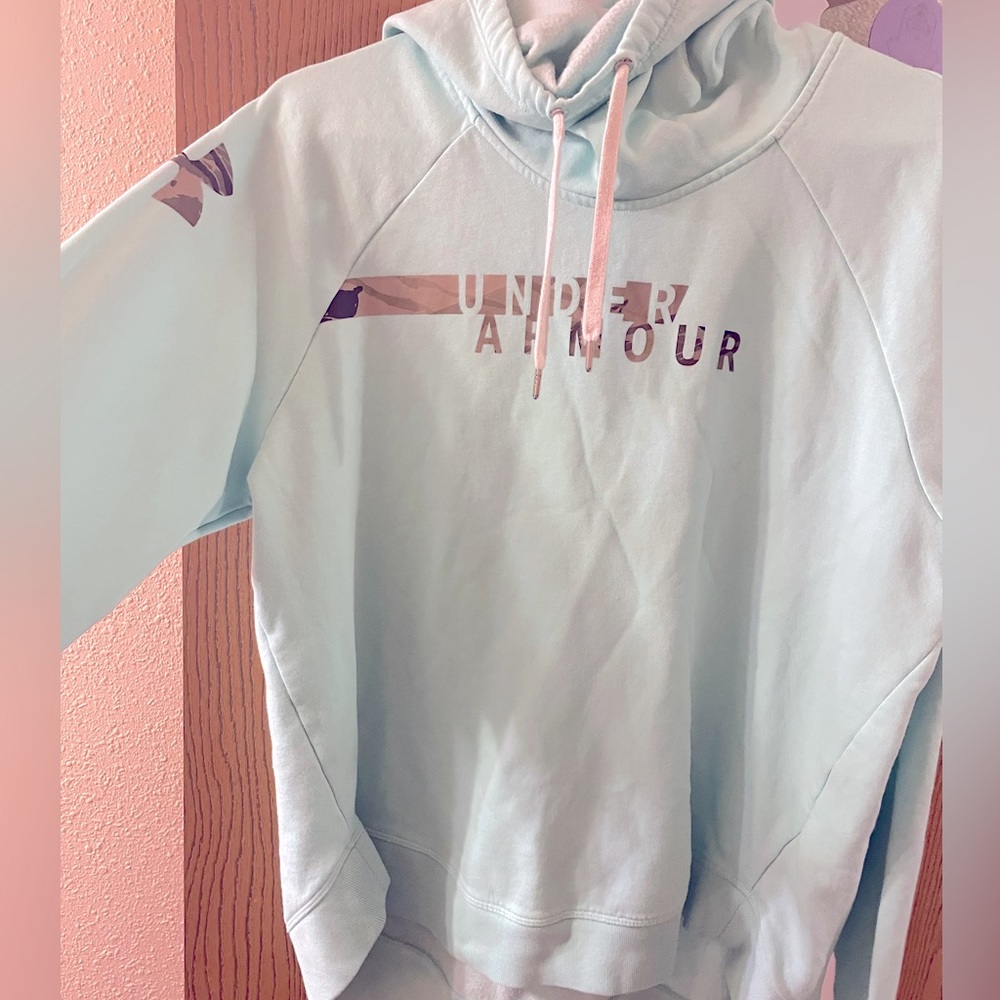 NWOT Under Armour Size XL Hoodie